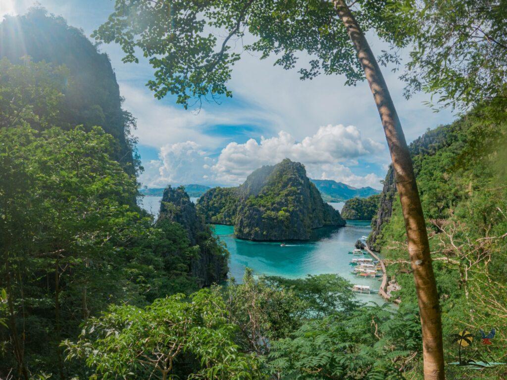 Famous Kayangan Lake view