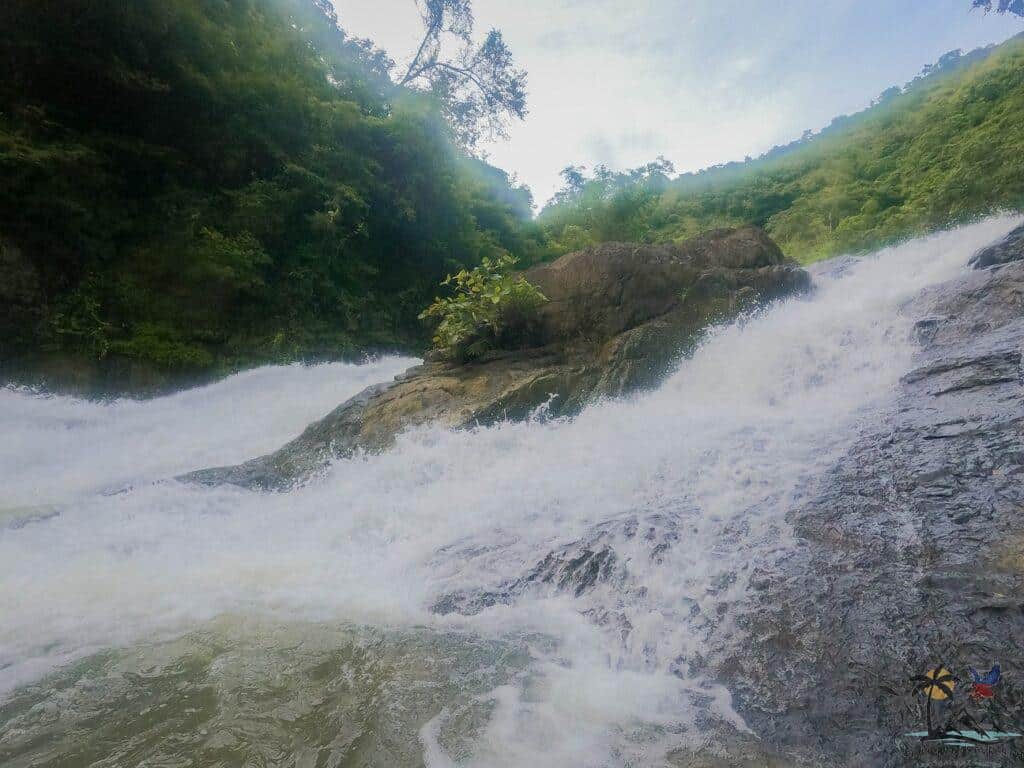 Strong flow of water in Nadsadjan Falls