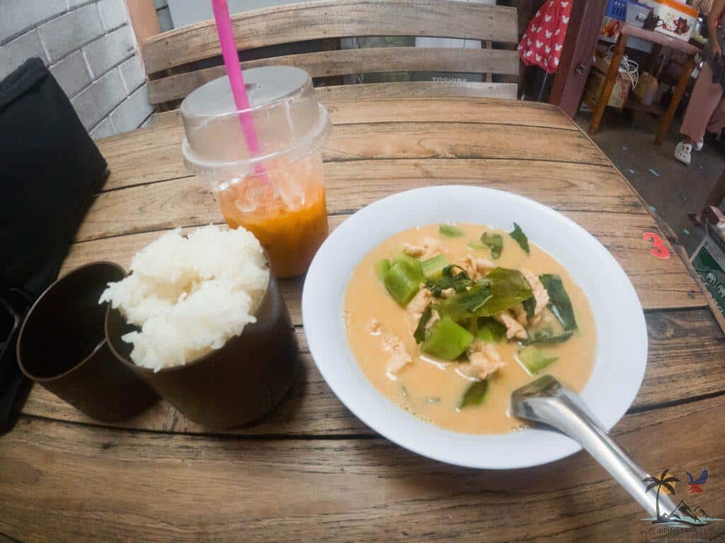 Thai red curry with sticky rice and thai tea